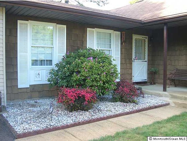 2nd image of 37 Stonybrook Road