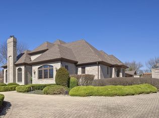 8151 Lake Ridge Dr, Burr Ridge, IL 60527