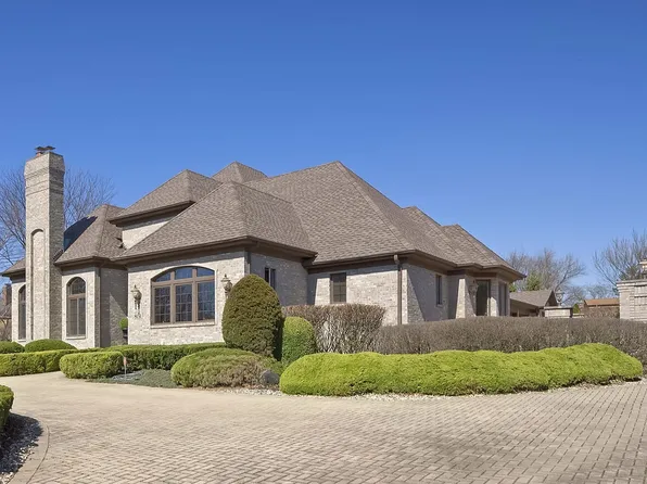8151 Lake Ridge Dr, Burr Ridge, IL 60527