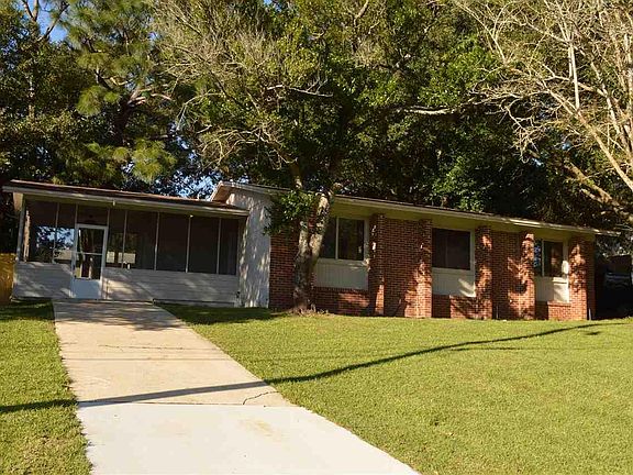 2nd image of 918 Blue Springs Dr