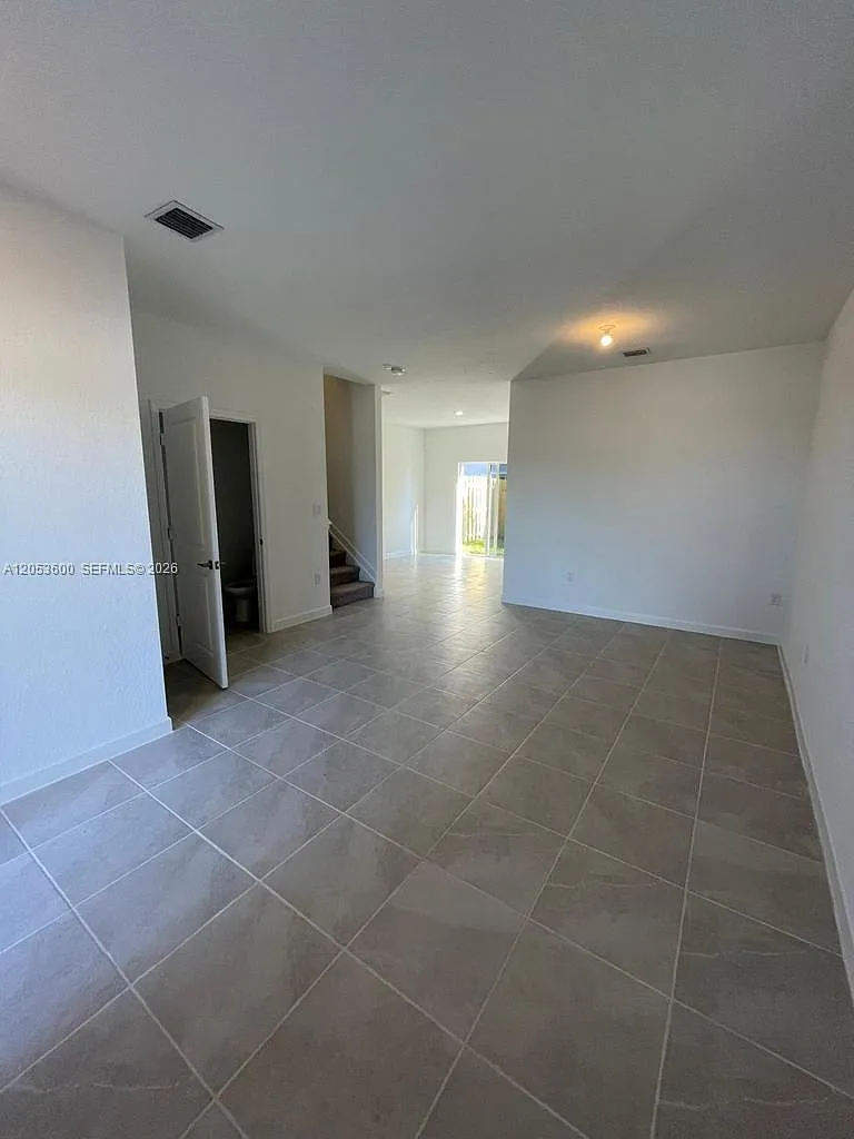 Keys Gate Residential — Photo 4