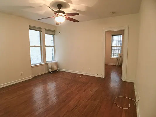 Rented by Moises Farhart, LREB | media 9