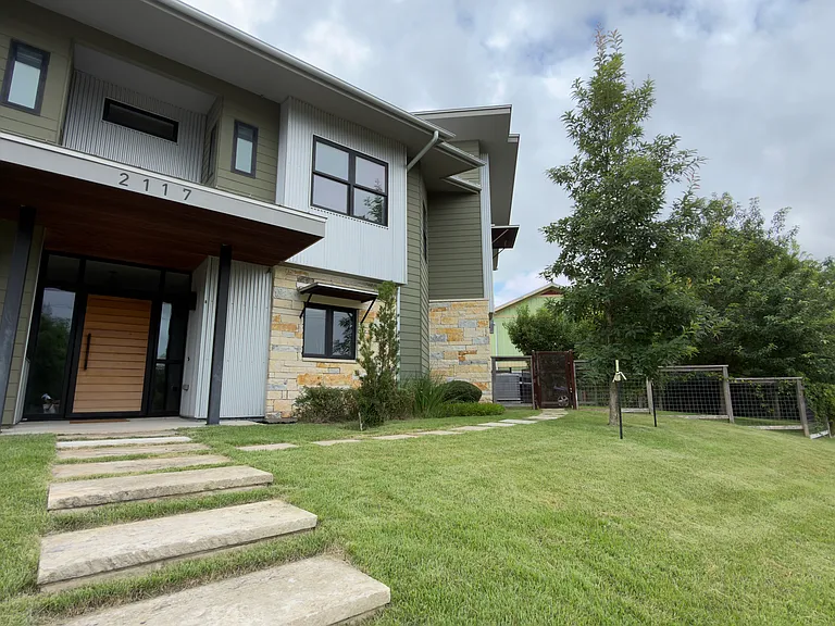 2117 Pershing Dr — Photo 33