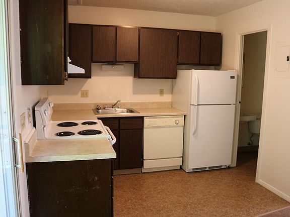 4th image of 488 Eastwood St