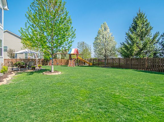 5th image of 802 Nightshade Ln