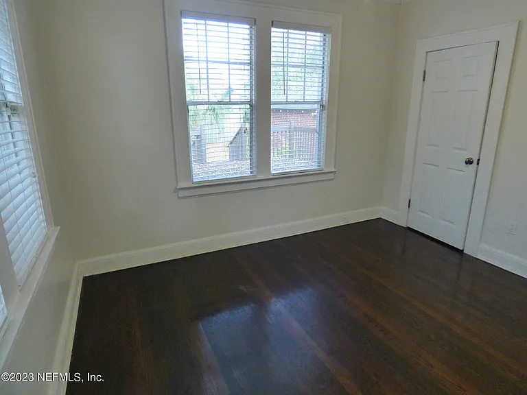 2671 College St — Photo 19