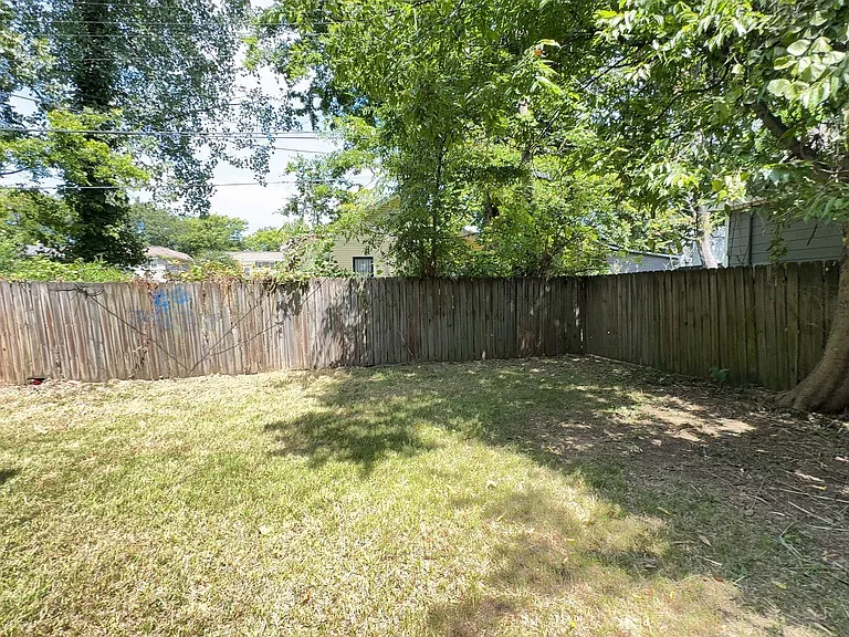 1460 Lyndale Ave — Photo 14