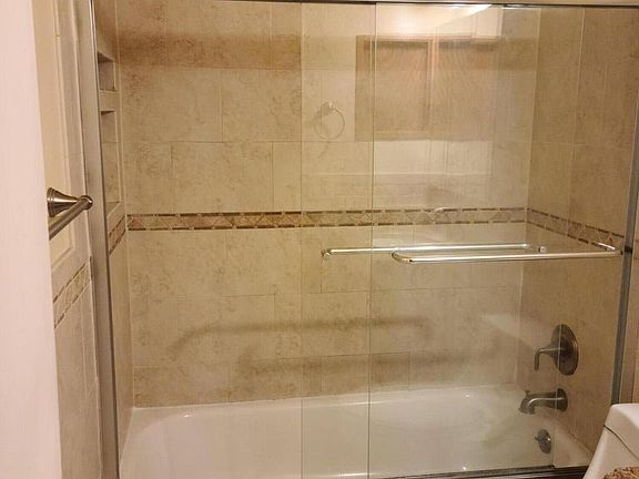 2nd image of 2977 Riverside Dr