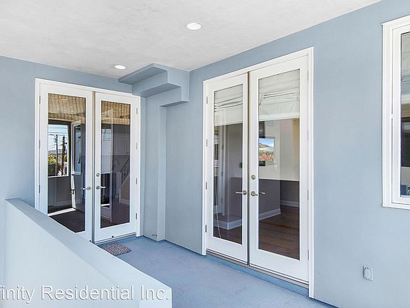 5th image of 328 Narcissus Ave