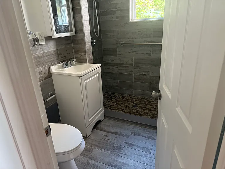264 Davis Ave #6 — Photo 9