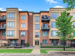 1070 Grandview Ct NE APT 411, Columbia Heights, MN 55421