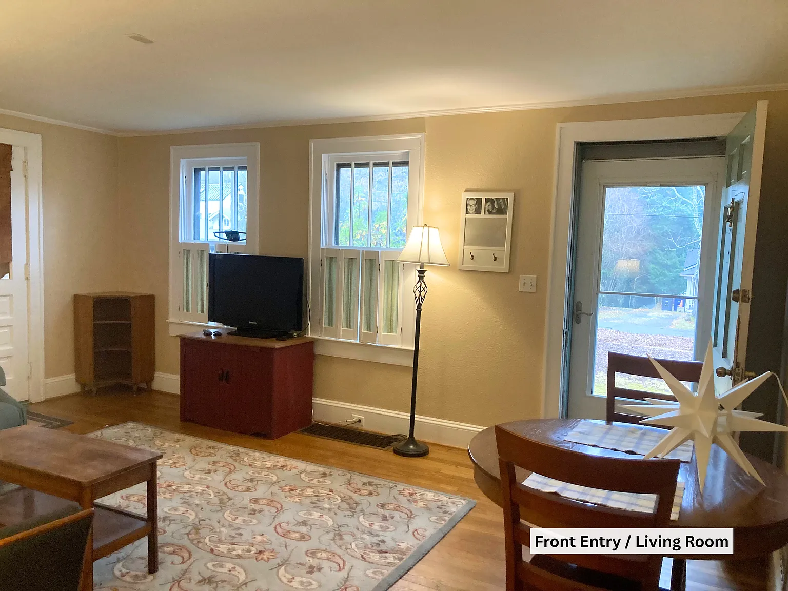 1 bed, 1100 sqft, $1,600 — Photo 2