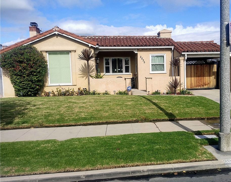 1st image of 2035 W 71st St