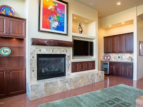 Entertainment center