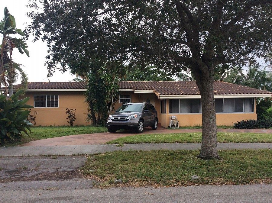 1st image of 2520 NE 214th St