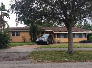 2520 NE 214th St, Miami, FL 33180