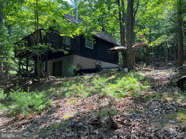 966 Mullins Rd, Rio, WV 26755