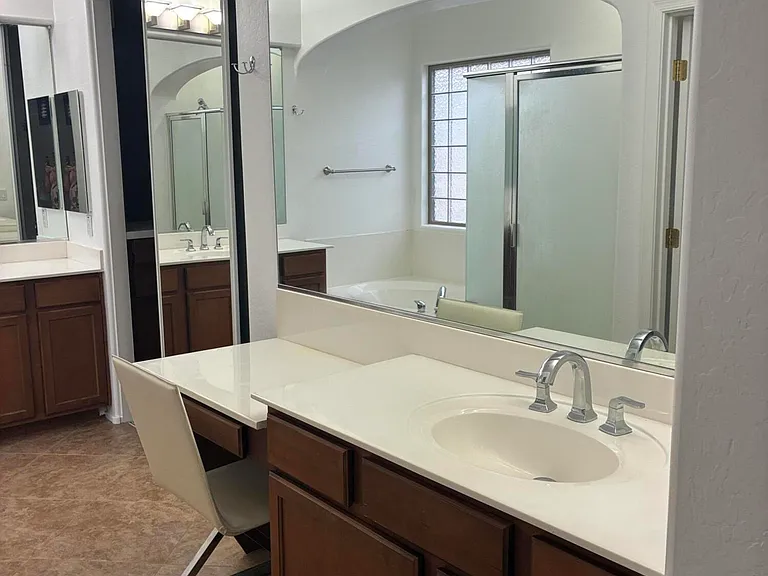 2741 W Redwood Ln — Photo 21