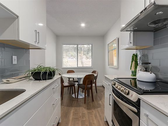 4th image of 530 9th St #30