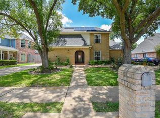 2110 Willowlake Dr, Houston, TX 77077