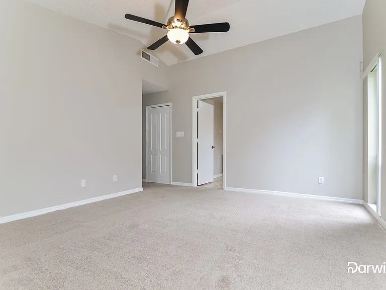 104 Holderness Dr — Photo 9