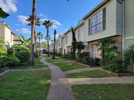 8714 Victorian Village Dr