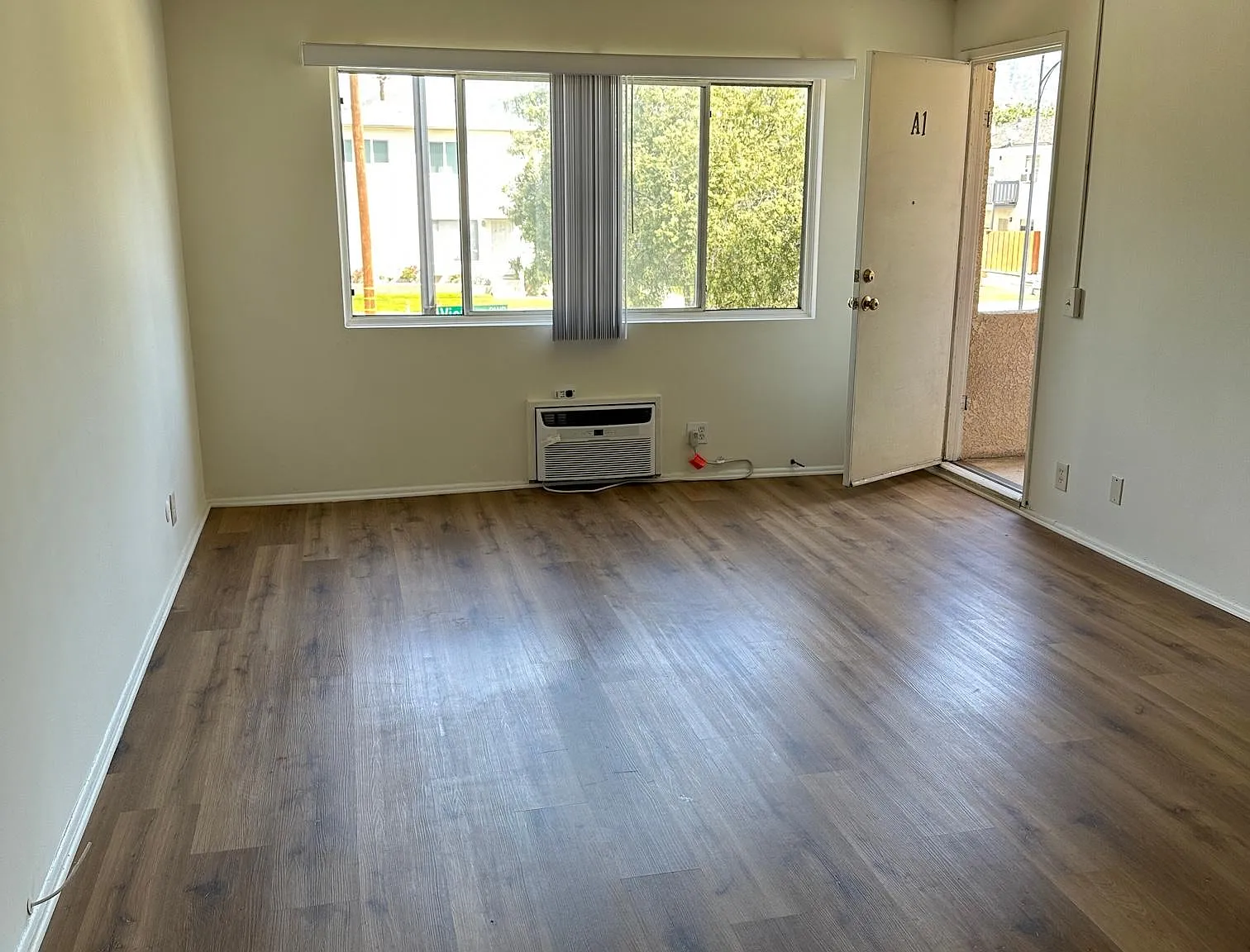 Studio, $1,550 — Photo 3