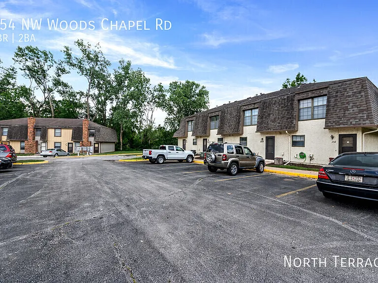 254 NW Woods Chapel Rd — Photo 14