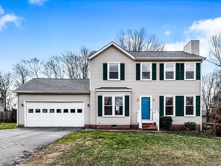 10704 Live Oak Ct — Photo 1