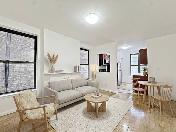 2nd image of 170 W 123rd St #1