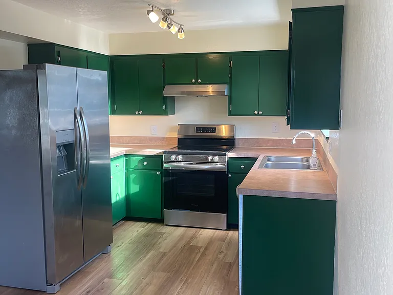 1112 E Craig Ave — Photo 5