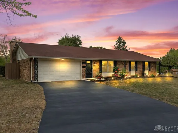 111 Woodcroft Trl, Dayton, OH 45430