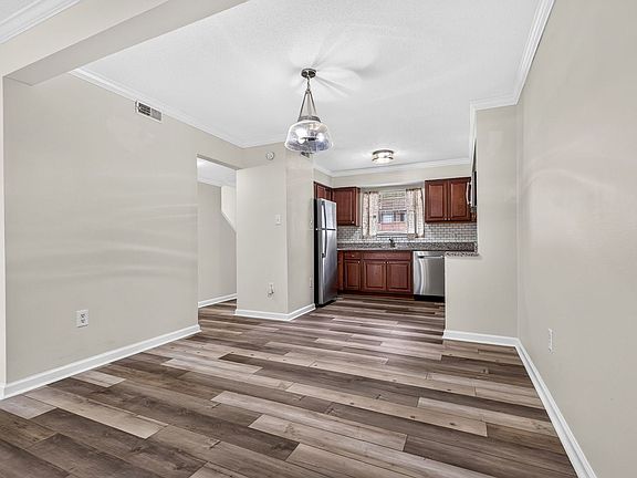 4th image of 2362 Parsonage Rd APT 14A