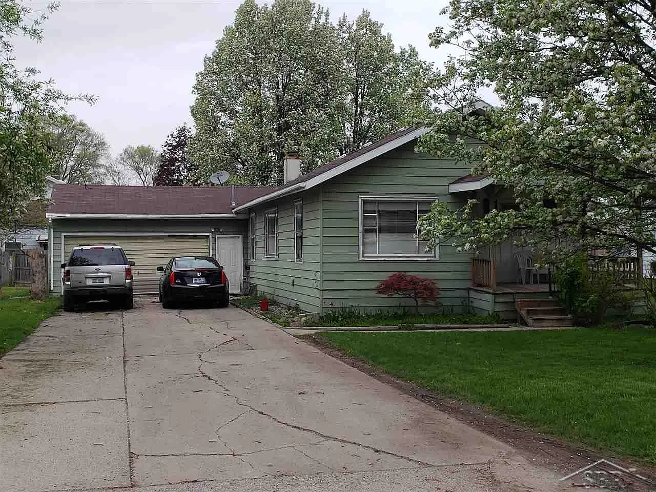 2014 Essex Ave photo 1