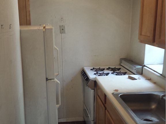 2nd image of 1284 Dean St APT 4B