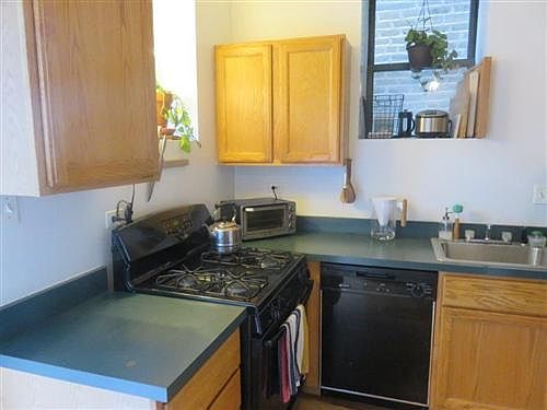 2nd image of 1511 N Rockwell St #1