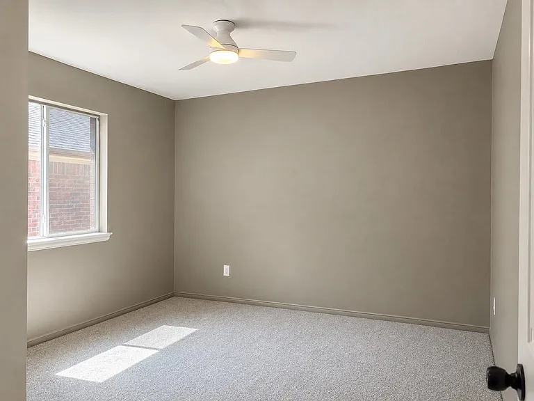1612 Meadowview Dr — Photo 17