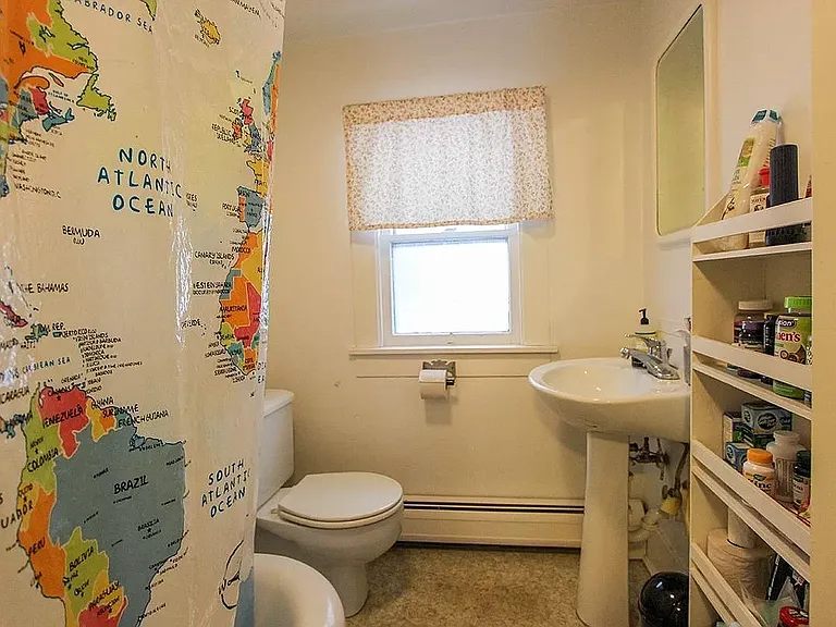 319 E Court St — Photo 16