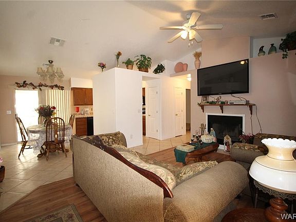 2nd image of 1925 Arena Dr