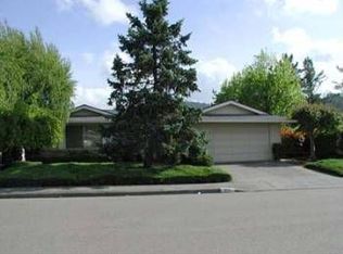 211 Oak Shadow Dr, Santa Rosa, CA 95409