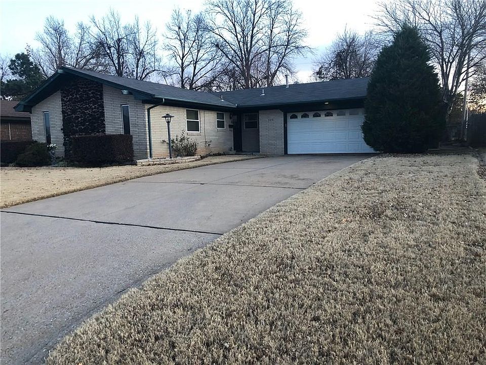 2nd image of 404 SW 62nd St