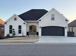 1030 Edinburgh Dr, Conway, AR 72034