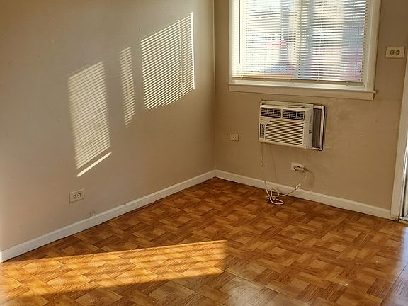 3rd image of 4816 157th St APT 1