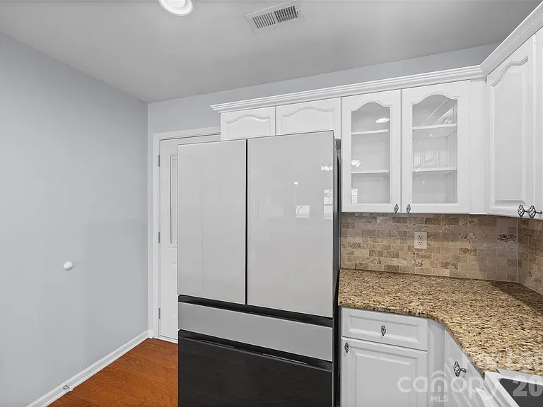 2052 Shady Pond Dr — Photo 13