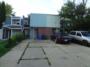 2020 Berkshire Cir UNIT E, Carpentersville, IL 60110