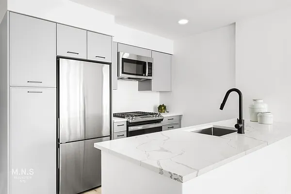 Rented by MNS | media 4