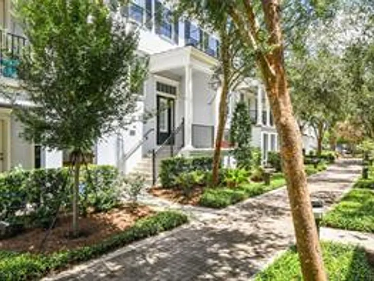 2054 Brink Aly — Photo 2