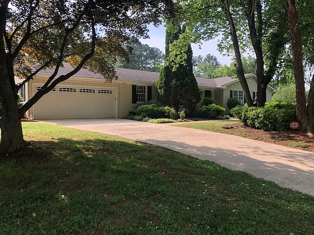 3401 Lubbock Dr — Photo 2