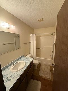 4th image of 1002 Beaumont Dr