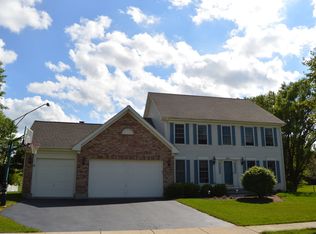 1611 Haverford Dr, Algonquin, IL 60102